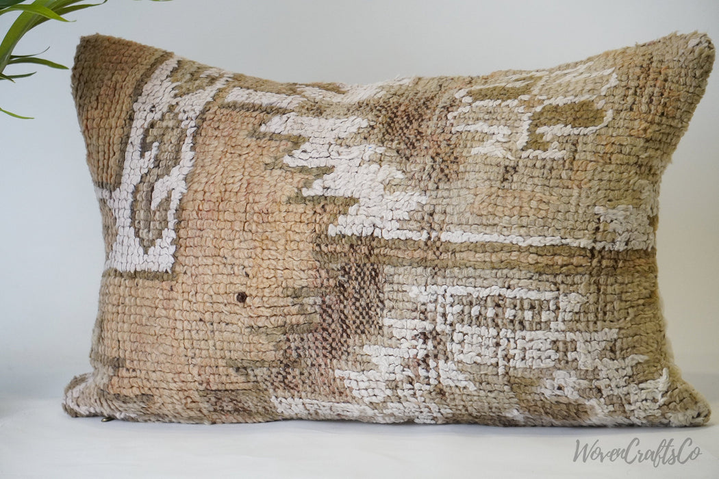 Cute Moroccan pillow, Moroccan Pillow, Boujaad Pillow, Bohemian Pillow, decorative Pillow - Handcrafted from vintage Moroccan wool rug