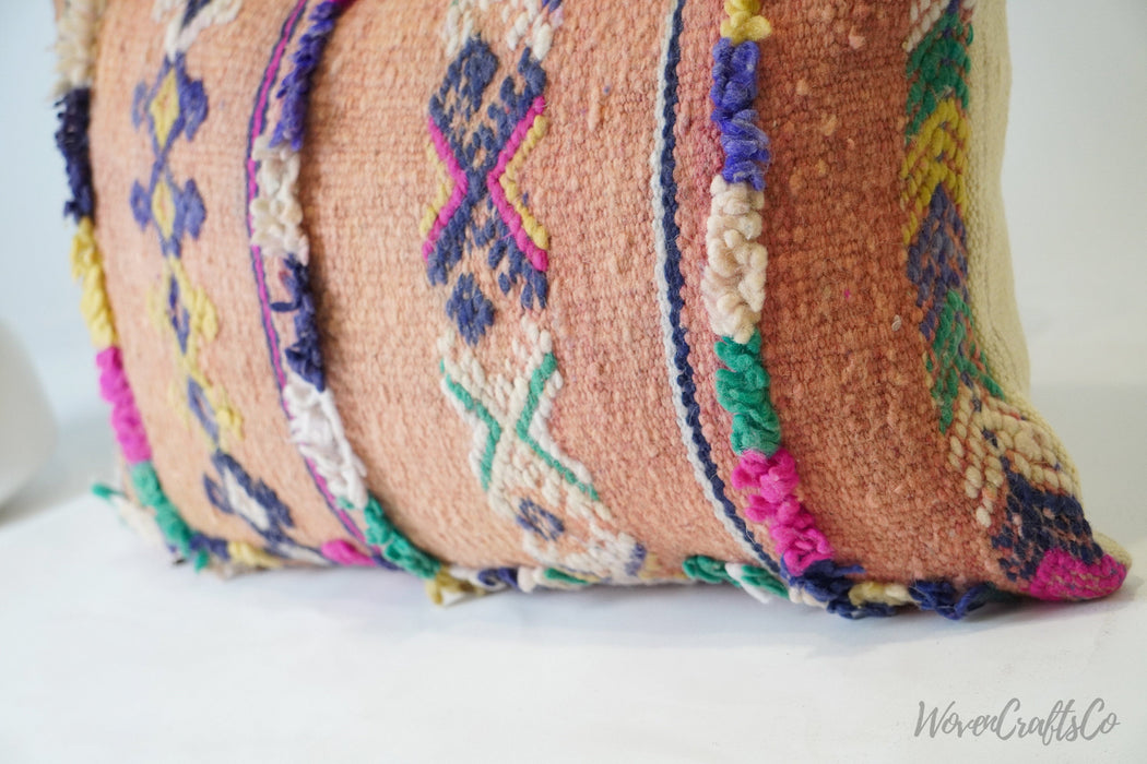 Nomadic Moroccan pillow, Moroccan Pillow, Boujaad Pillow, Bohemian Pillow, decorative Pillow - Handcrafted from Moroccan wool rug