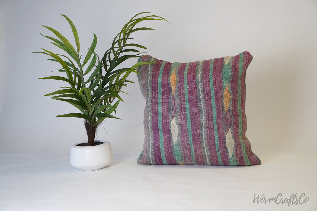 Excellent Moroccan Pillow, Boujaad Pillow, Bohemian Pillow, decorative Pillow - Handcrafted from Moroccan wool rug