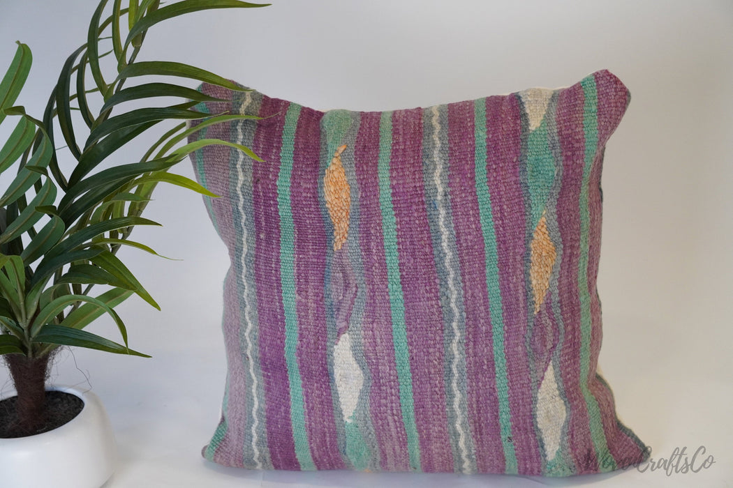 Excellent Moroccan Pillow, Boujaad Pillow, Bohemian Pillow, decorative Pillow - Handcrafted from Moroccan wool rug