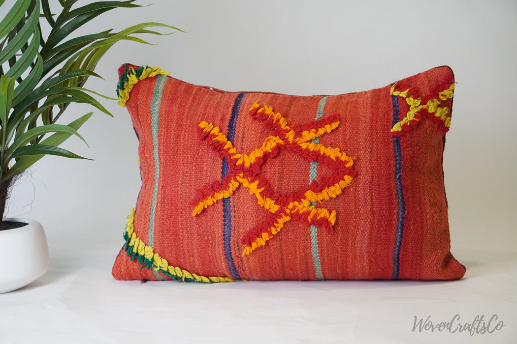Lovely Moroccan pillow, Moroccan Pillow, Boujaad Pillow, Bohemian Pillow, decorative Pillow - Handcrafted from Moroccan wool rug