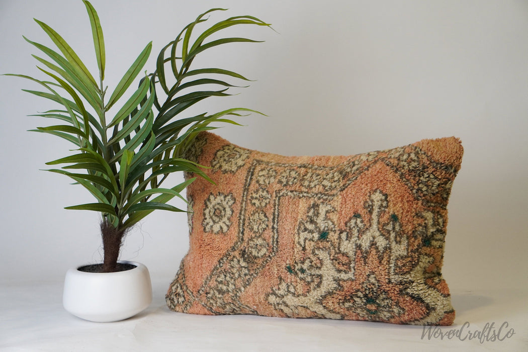 Moroccan kilim Pillow, Boujaad Pillow, Bohemian Pillow, decorative Pillow - Handcrafted from Moroccan wool rug