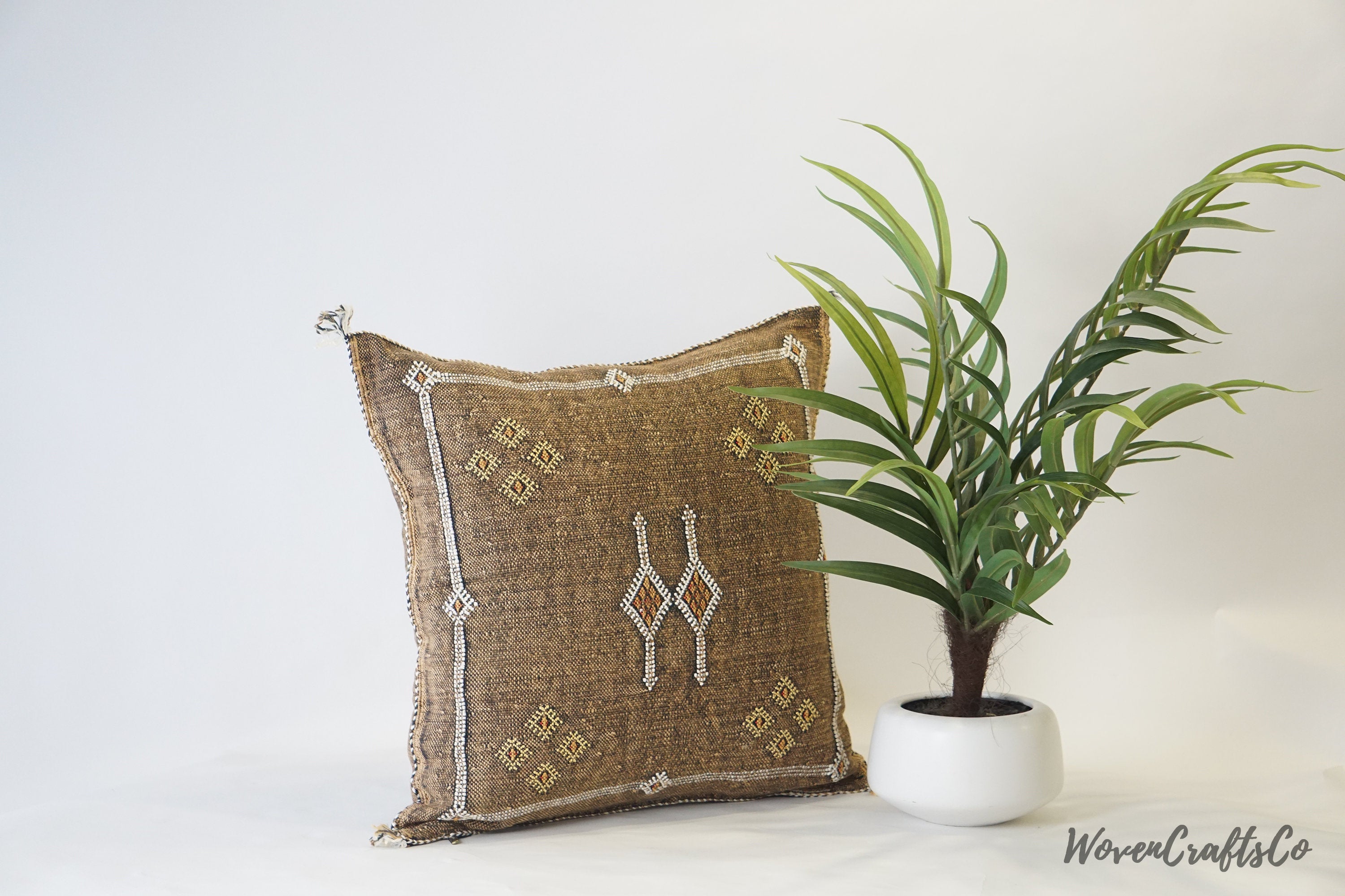 Moroccan decorative Pillow Cover 20x20 - Brown